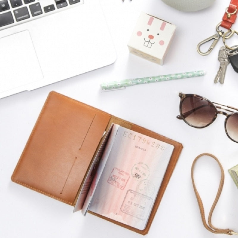 Niqua Passport Cover
