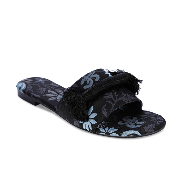 Daily Schedule New York Maxine Slides in Black