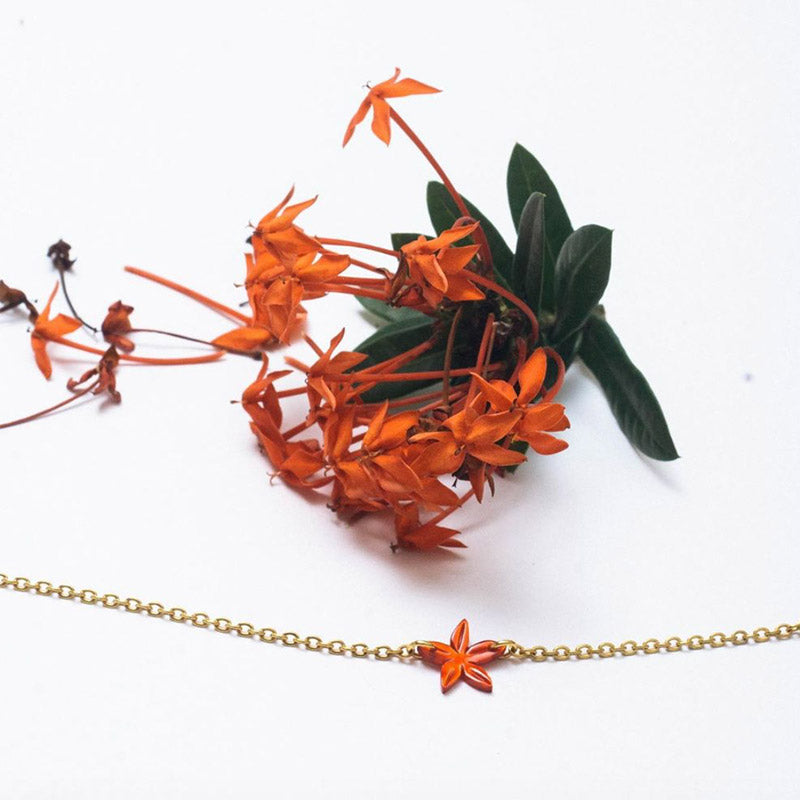 Lily Una Santan Necklace in Red