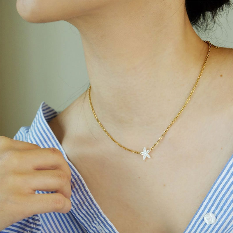 Lily Una Santan Necklace in Ivory