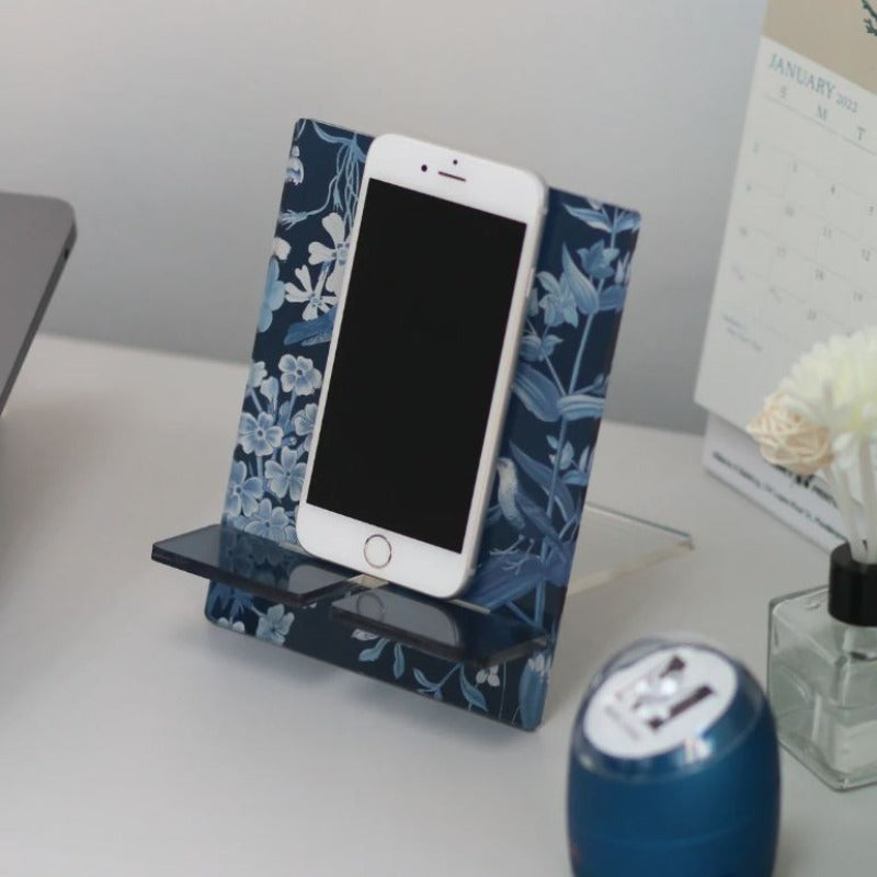 Millie Monday Gadget Stand